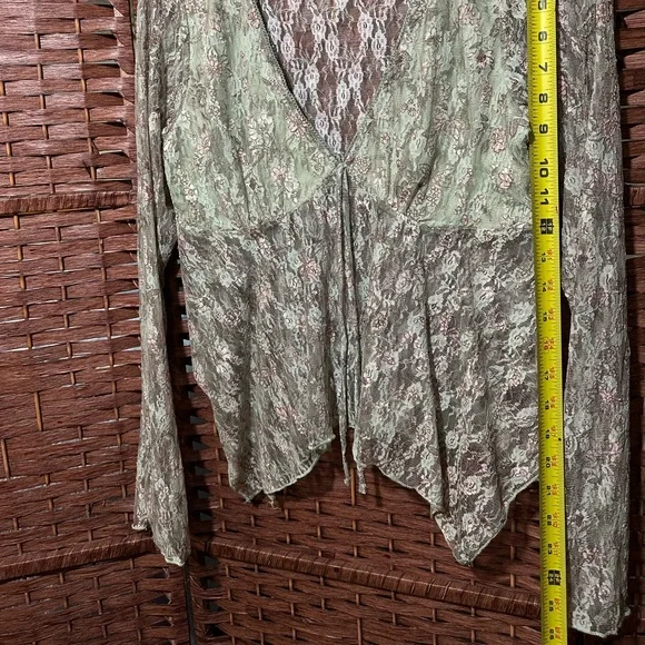 madden girl Sage Green Lace Tie-Front Women's Floral Sheer Long Sleeve Blouse - Picture 3 of 5